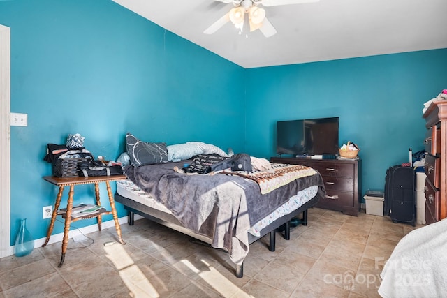 bedroom with ceiling fan