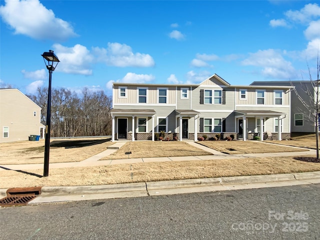 view of front of property with covered porch