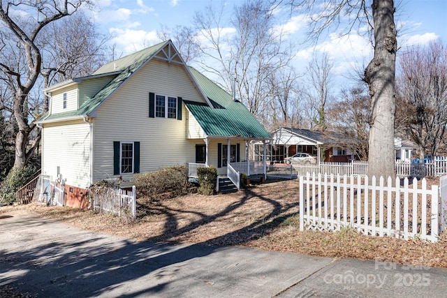 view of front facade featuring a porch