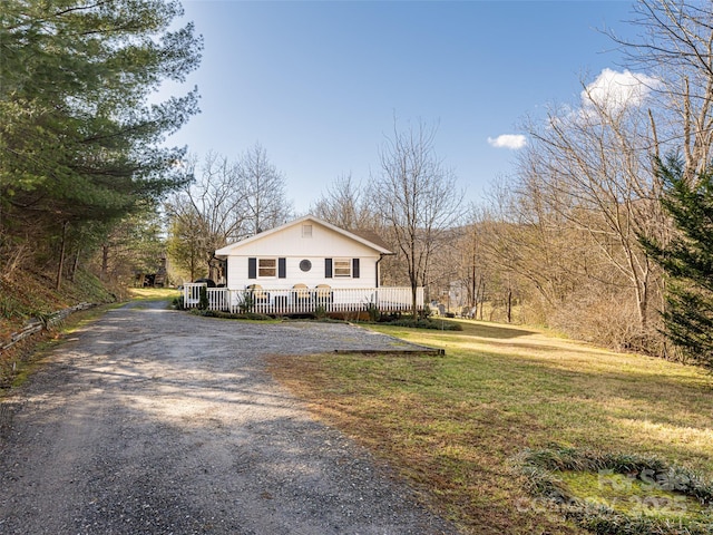 view of front of house with a front yard