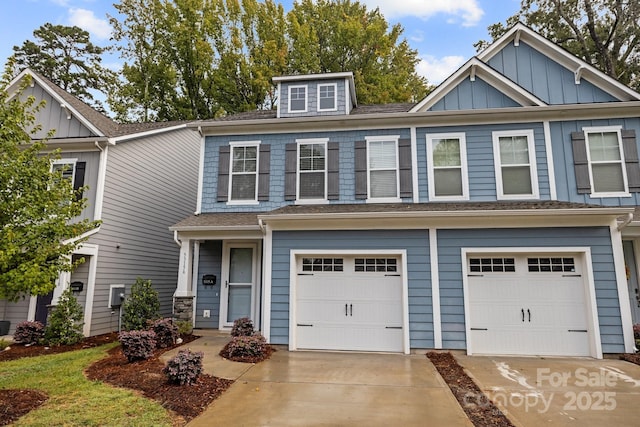 view of front of property featuring a garage