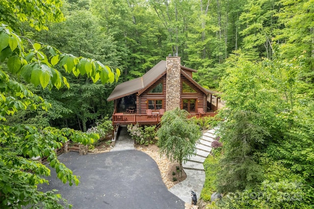 view of front of property featuring a deck