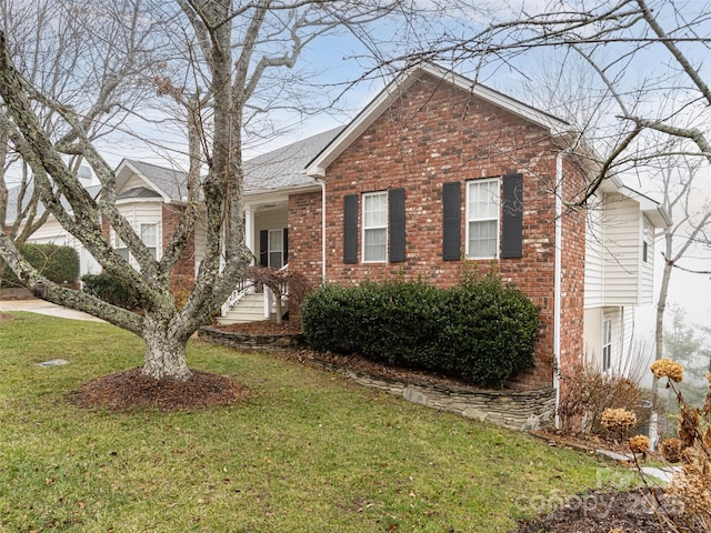 front of property featuring a front yard