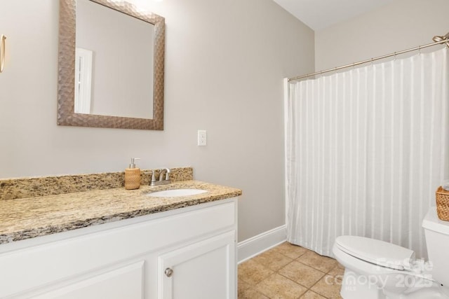 4150 Summit Ridge Ln, Denver, NC 28037 - bathroom with vanity, toilet, baseboards, and a shower with shower curtain