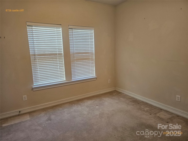 view of carpeted spare room