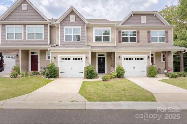 view of front of home featuring a front yard