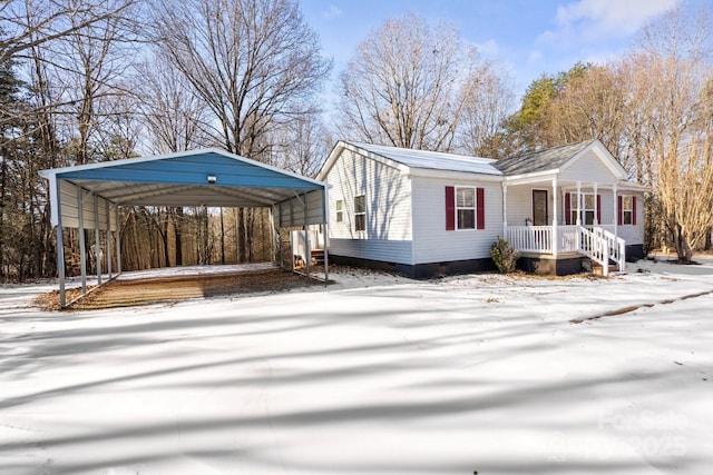 view of front facade with a carport