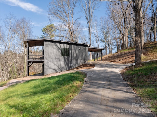 view of outbuilding