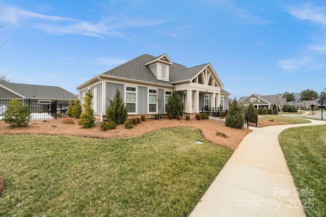 view of front of property with a front yard