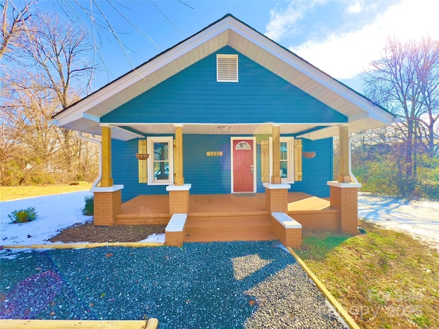 view of front of property featuring a porch