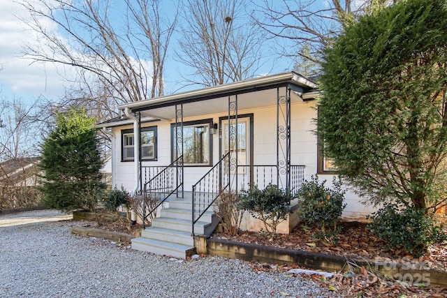 view of front of property featuring a porch