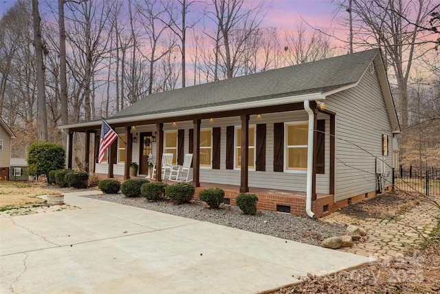 view of front of home featuring covered porch