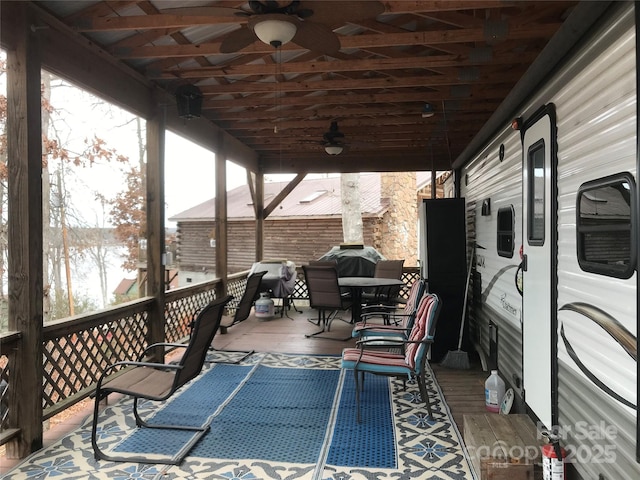 deck with ceiling fan