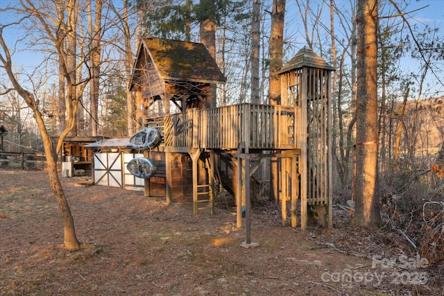 view of outbuilding