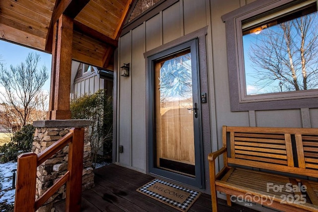 entrance to property with covered porch