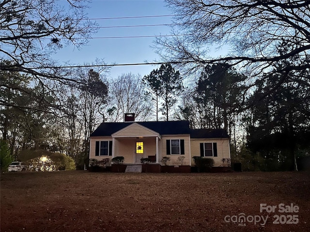 view of front of property