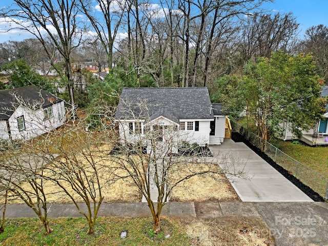 view of front of property