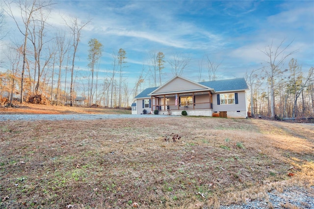 ranch-style house with a porch