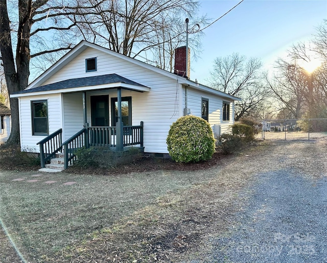 view of front of house featuring covered porch