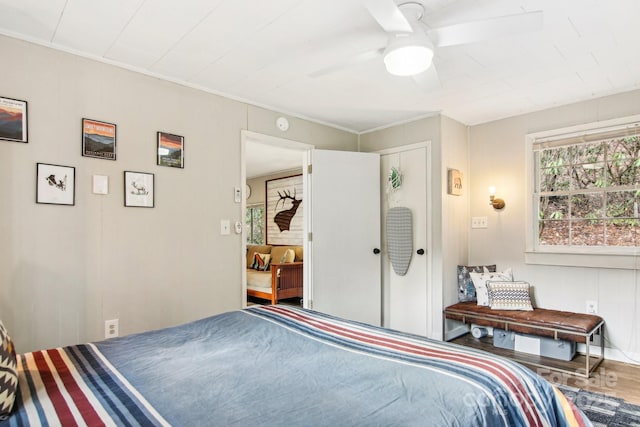 bedroom featuring ceiling fan