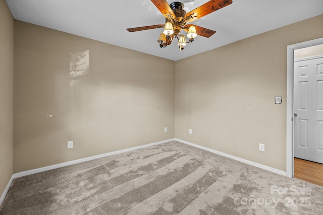 unfurnished room with carpet floors and ceiling fan