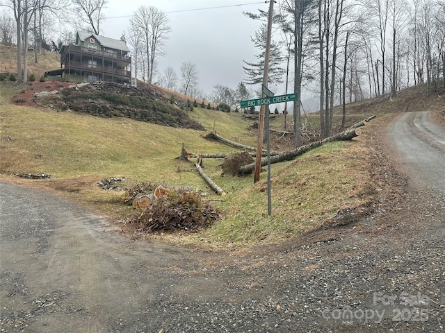 99999 Mountain Crest Dr, Bakersville, NC 28705