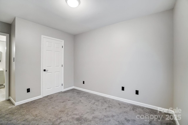 unfurnished bedroom featuring carpet flooring