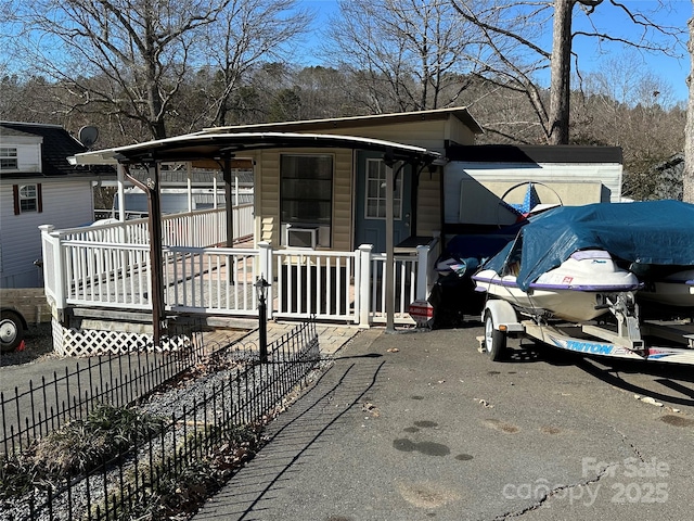 Listing photo 3 for 168 Clubhouse Dr, New London NC 28127