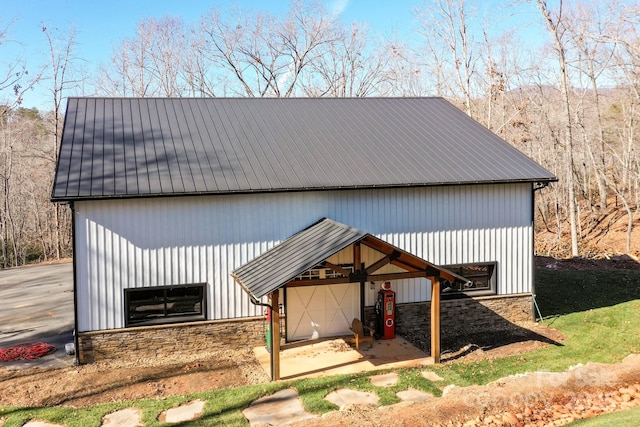 view of outdoor structure