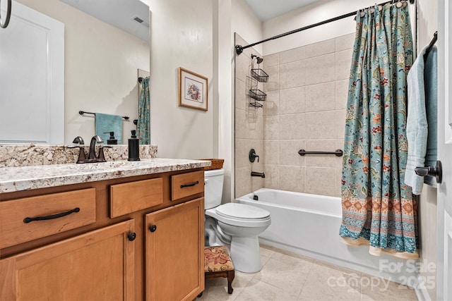 full bathroom featuring shower / tub combo with curtain, vanity, and toilet