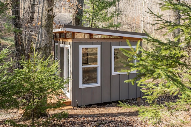 view of outbuilding