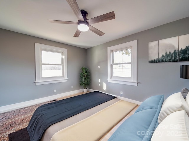 bedroom with ceiling fan