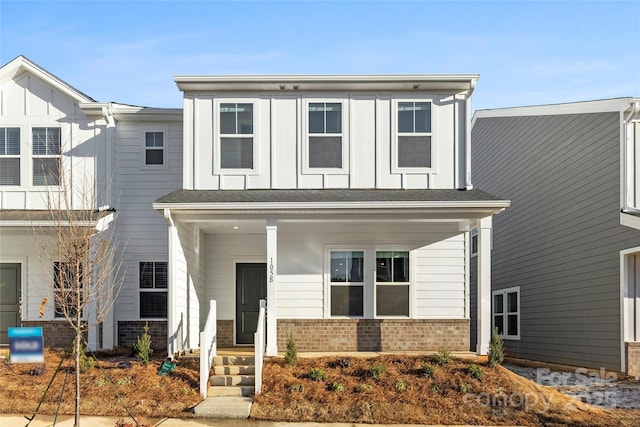 view of front of home featuring covered porch