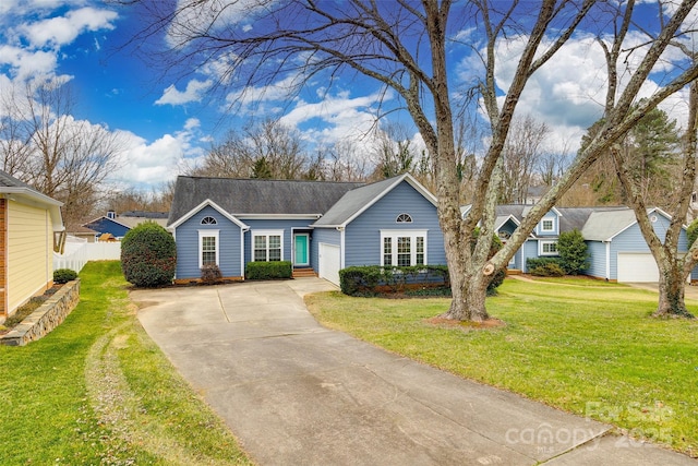 single story home with a front lawn