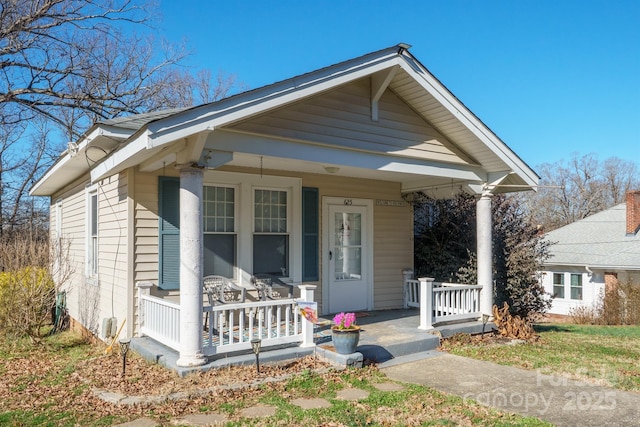 view of front facade featuring a porch