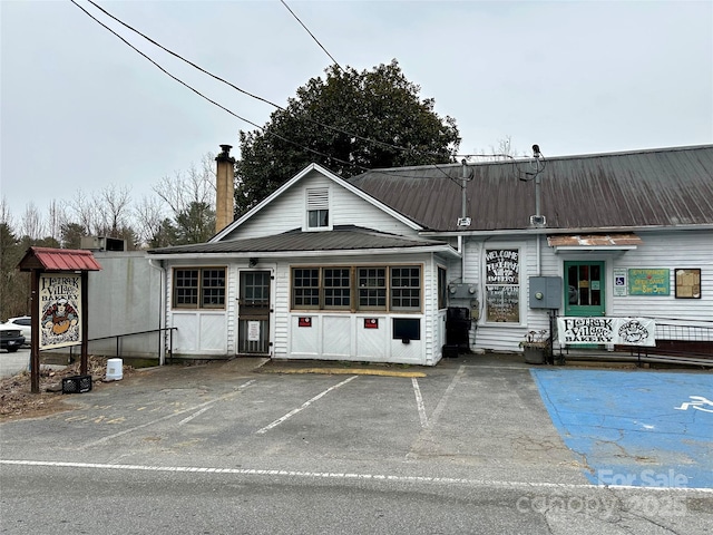 view of front of house