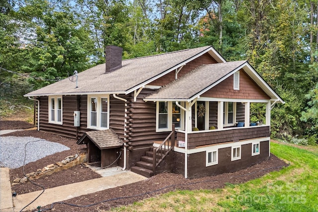 view of front of property featuring a porch