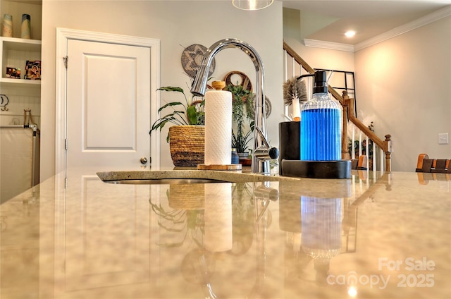 details with sink and ornamental molding