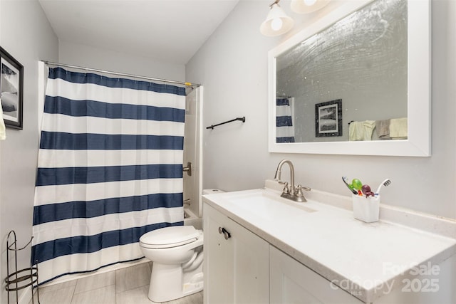 full bathroom featuring toilet, vanity, and shower / bath combo