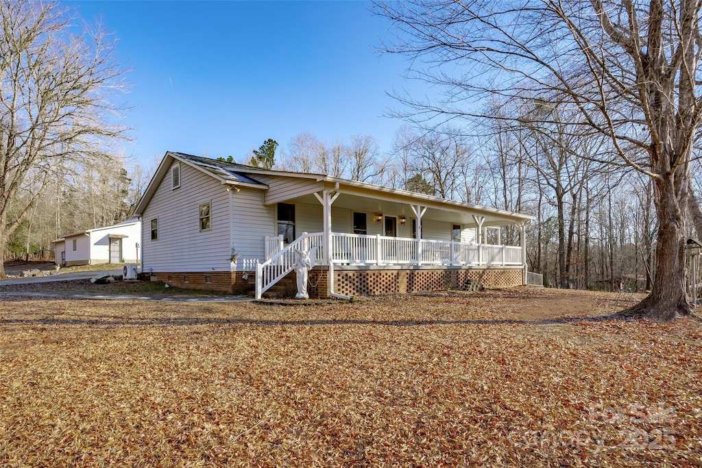 view of front of house with a porch