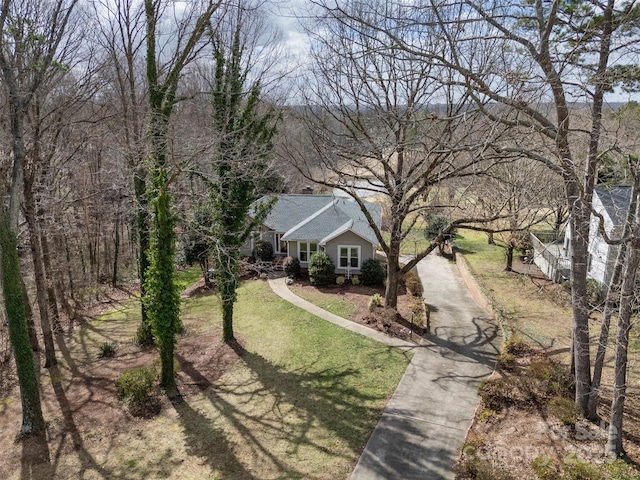 124 Muirfield Dr, Kings Mountain, NC 28086 - view of front of property featuring driveway, a front lawn, and roof with shingles