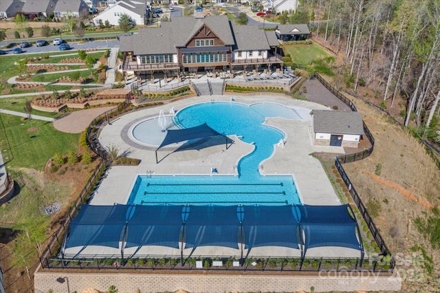 view of swimming pool