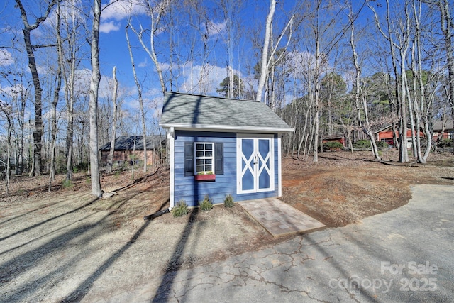 view of outbuilding