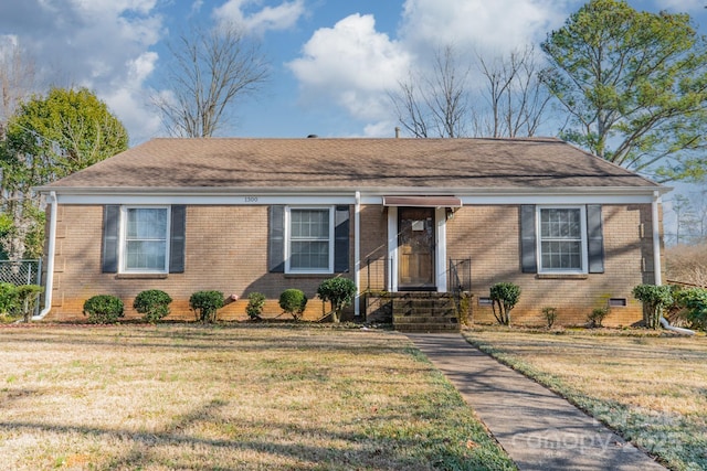 view of front of house with a front yard