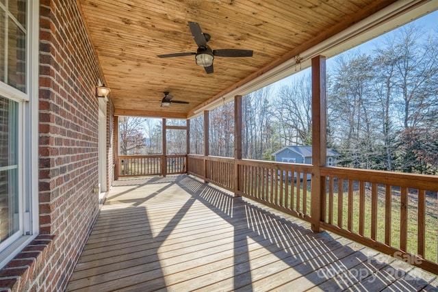 deck with ceiling fan