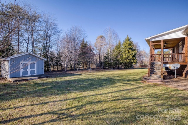 view of yard with a storage shed