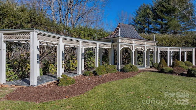 exterior space featuring a lawn