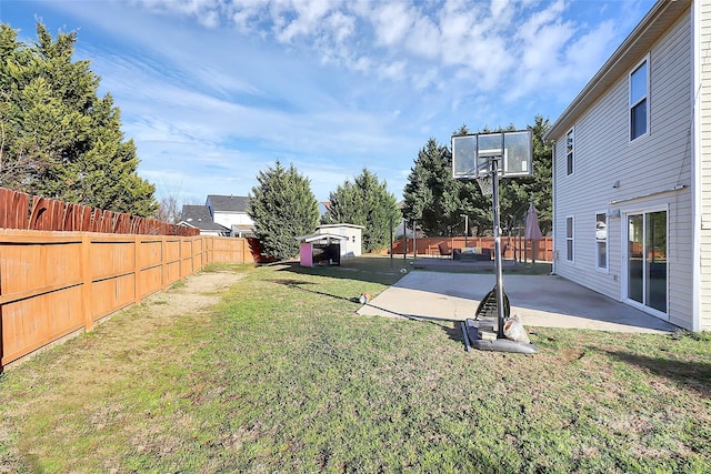 view of yard with a patio