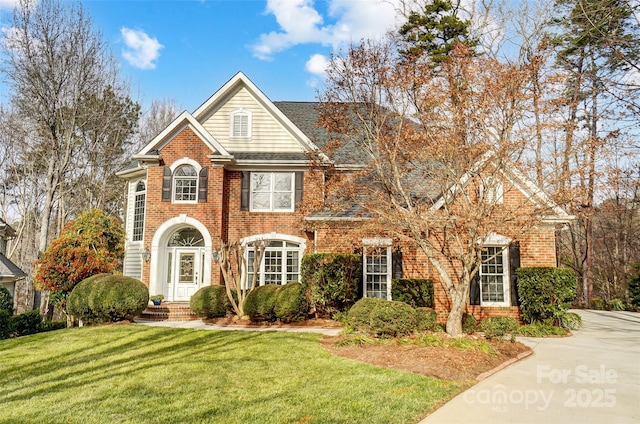 front of property featuring a front yard