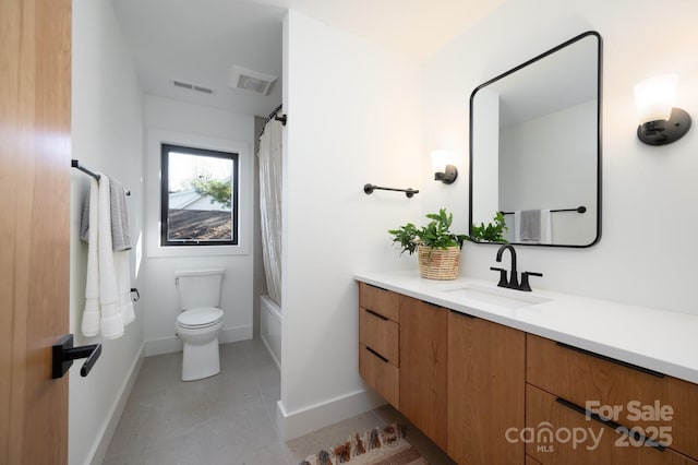 full bathroom with toilet, vanity, and shower / tub combo with curtain